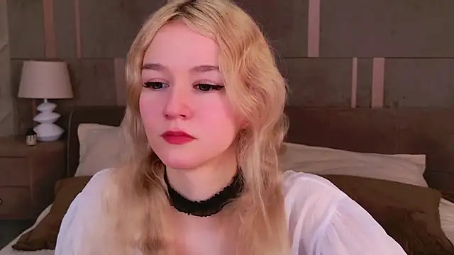 Snapshot of NaomiLoys chatting on March 2025 11:49:02 PM NaomiLoys online show from March 2025 11:49:02 PM