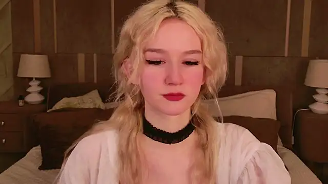 Snapshot of NaomiLoys chatting on March 2025 12:00:02 AM NaomiLoys online show from March 2025 12:00:02 AM