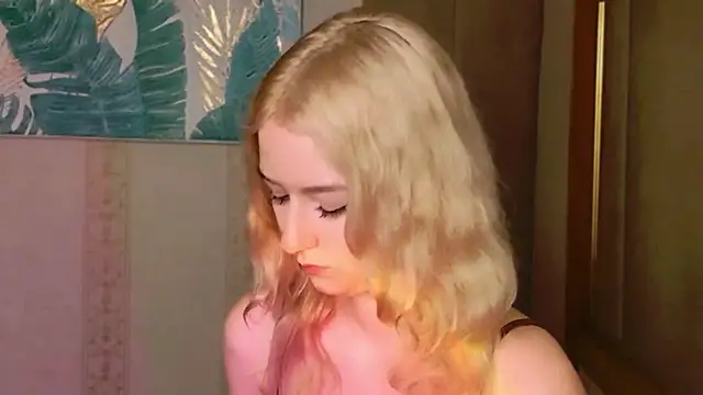 NaomiLoys online show from November 2025 11:21:02 AM