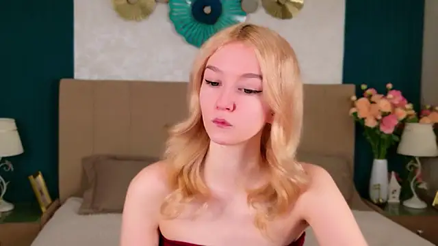 NaomiLoys online show from March 2026 10:56:02 AM