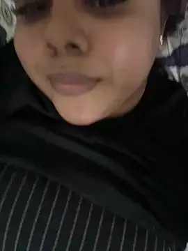 Snapshot of soniyatelugu chatting on December 2024 01:03:01 AM soniyatelugu online show from December 2024 01:03:01 AM