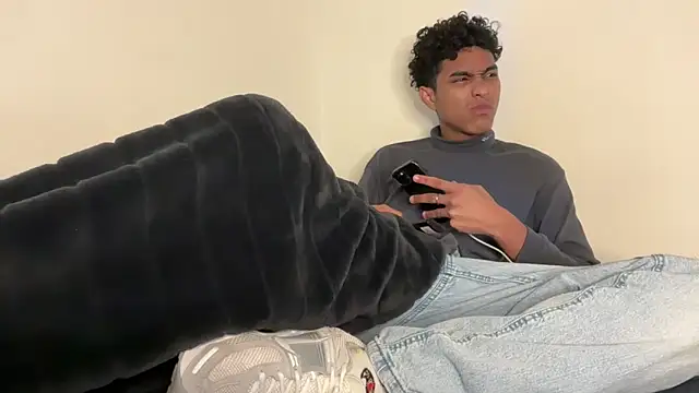 Ryan-hot online show from December 2025 10:08:02 PM