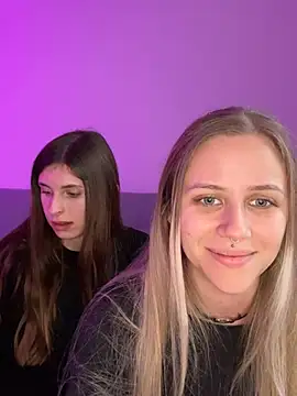 lunawolf21 online show from December 2024 08:40:02 AM