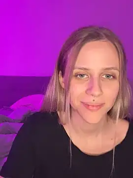 lunawolf21 online show from December 2024 07:30:01 AM