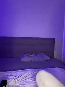 lunawolf21 online show from December 2024 07:39:02 PM