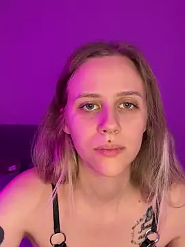 lunawolf21 online show from January 2025 07:31:02 AM