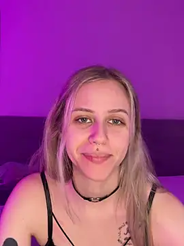 lunawolf21 online show from January 2025 08:07:02 AM