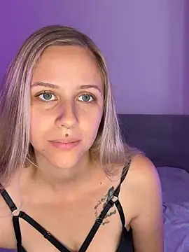 lunawolf21 online show from September 2025 06:26:01 AM