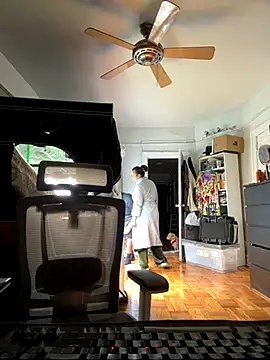 Snapshot of TacosSenpai chatting on October 2025 05:06:01 AM TacosSenpai online show from October 2025 05:06:01 AM