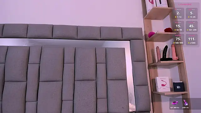 vivianne scott online show from October 2025 12:06:01 PM