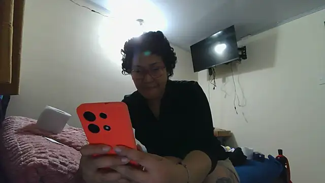 luxandracon23 online show from May 2026 04:04:01 PM
