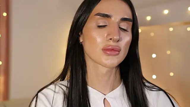 Kim Oberlin  online show from February 2025 05:18:01 PM