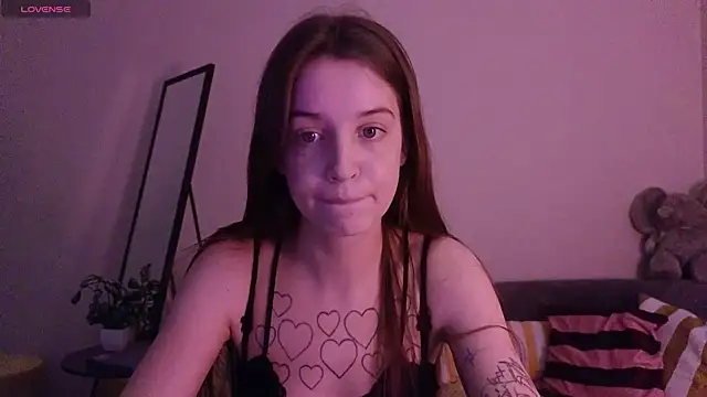 Snapshot of Sweet_Evva chatting on June 2026 04:46:02 PM Sweet Evva online show from June 2026 04:46:02 PM