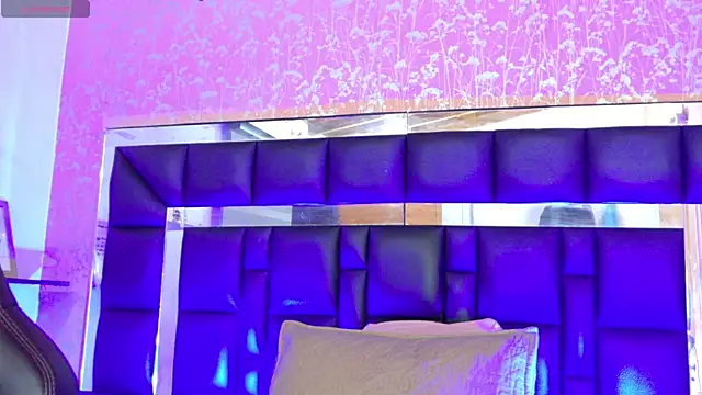 Sofia martiin online show from September 2025 03:06:02 AM