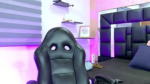 Sofia martiin online show from November 2025 03:06:02 AM