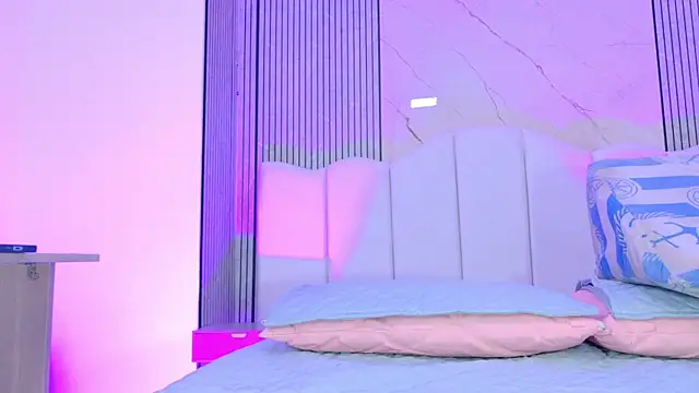 Sofia martiin online show from April 2026 03:13:01 AM