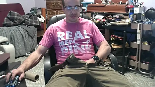 ScubaStevex online show from October 2025 05:48:02 PM