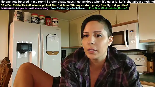 Snapshot of IsabelleRaven chatting on November 2025 12:22:01 AM IsabelleRaven online show from November 2025 12:22:01 AM