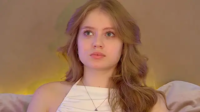 Snapshot of SelinSwarovski chatting on September 2025 04:08:02 PM SelinSwarovski online show from September 2025 04:08:02 PM