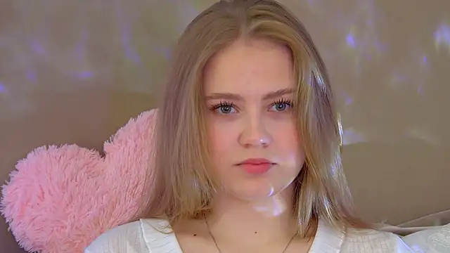 Snapshot of SelinSwarovski chatting on September 2025 05:51:02 PM SelinSwarovski online show from September 2025 05:51:02 PM