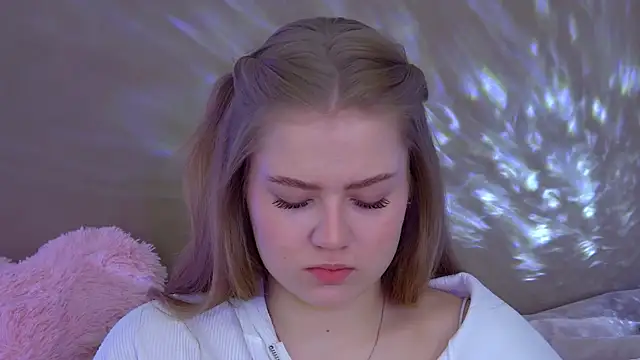 Snapshot of SelinSwarovski chatting on October 2025 06:05:02 PM SelinSwarovski online show from October 2025 06:05:02 PM