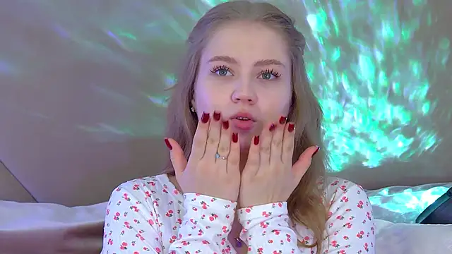 Snapshot of SelinSwarovski chatting on October 2025 04:05:02 PM SelinSwarovski online show from October 2025 04:05:02 PM