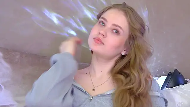 Snapshot of SelinSwarovski chatting on October 2025 05:13:02 PM SelinSwarovski online show from October 2025 05:13:02 PM