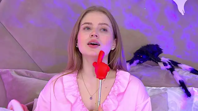 Snapshot of SelinSwarovski chatting on October 2025 06:06:02 PM SelinSwarovski online show from October 2025 06:06:02 PM