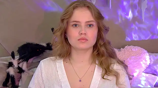 Snapshot of SelinSwarovski chatting on October 2025 05:04:01 PM SelinSwarovski online show from October 2025 05:04:01 PM