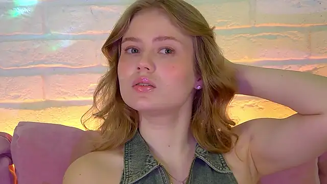 Snapshot of SelinSwarovski chatting on November 2025 04:25:01 PM SelinSwarovski online show from November 2025 04:25:01 PM