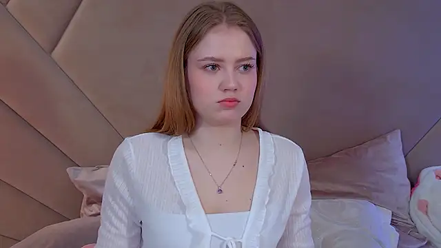 Snapshot of SelinSwarovski chatting on December 2025 05:11:02 PM SelinSwarovski online show from December 2025 05:11:02 PM