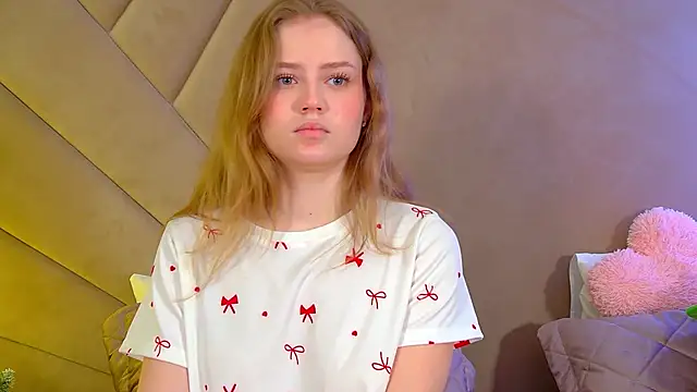 Snapshot of SelinSwarovski chatting on December 2025 04:34:02 PM SelinSwarovski online show from December 2025 04:34:02 PM