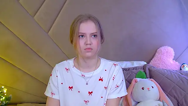 Snapshot of SelinSwarovski chatting on December 2025 04:22:01 PM SelinSwarovski online show from December 2025 04:22:01 PM