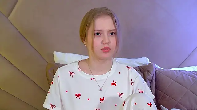 Snapshot of SelinSwarovski chatting on December 2025 04:28:02 AM SelinSwarovski online show from December 2025 04:28:02 AM