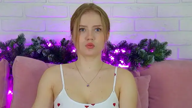 Snapshot of SelinSwarovski chatting on December 2025 06:13:02 PM SelinSwarovski online show from December 2025 06:13:02 PM