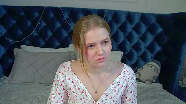 Snapshot of SelinSwarovski chatting on December 2025 06:14:02 PM SelinSwarovski online show from December 2025 06:14:02 PM