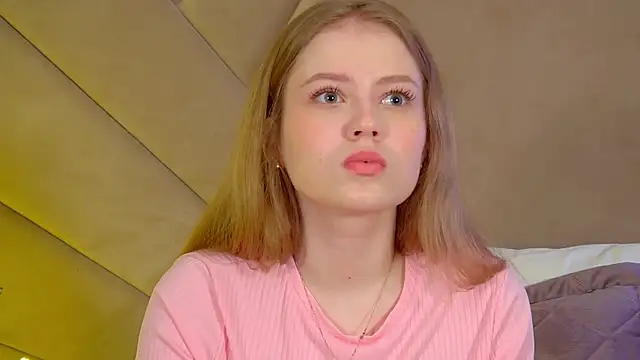 Snapshot of SelinSwarovski chatting on December 2025 04:14:01 PM SelinSwarovski online show from December 2025 04:14:01 PM