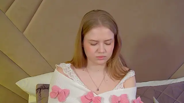 Snapshot of SelinSwarovski chatting on December 2025 08:38:02 PM SelinSwarovski online show from December 2025 08:38:02 PM