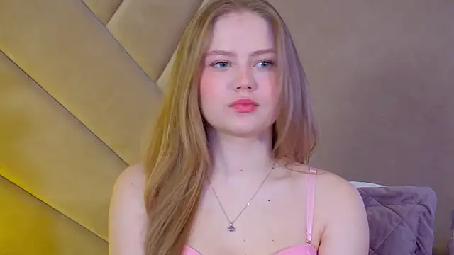 Snapshot of SelinSwarovski chatting on December 2025 04:25:02 PM SelinSwarovski online show from December 2025 04:25:02 PM