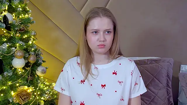 Snapshot of SelinSwarovski chatting on December 2025 04:31:02 AM SelinSwarovski online show from December 2025 04:31:02 AM