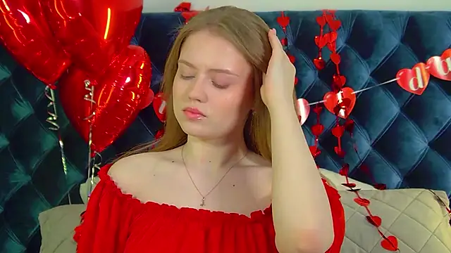 Snapshot of SelinSwarovski chatting on February 2026 04:25:02 PM SelinSwarovski online show from February 2026 04:25:02 PM