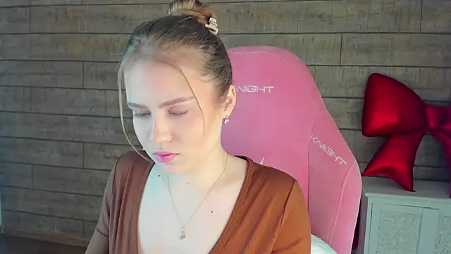 Snapshot of SelinSwarovski chatting on February 2026 04:28:02 PM SelinSwarovski online show from February 2026 04:28:02 PM