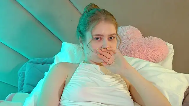 Snapshot of SelinSwarovski chatting on March 2026 05:08:02 AM SelinSwarovski online show from March 2026 05:08:02 AM