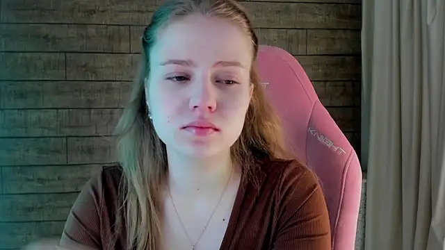 SelinSwarovski online show from April 2026 04:01:01 PM