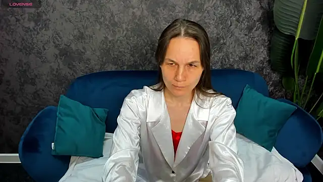 Lillian White online show from February 2025 06:44:02 AM