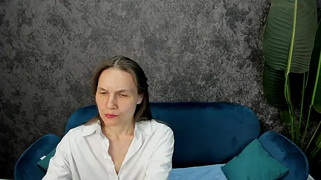 Lillian White online show from March 2025 05:03:02 PM