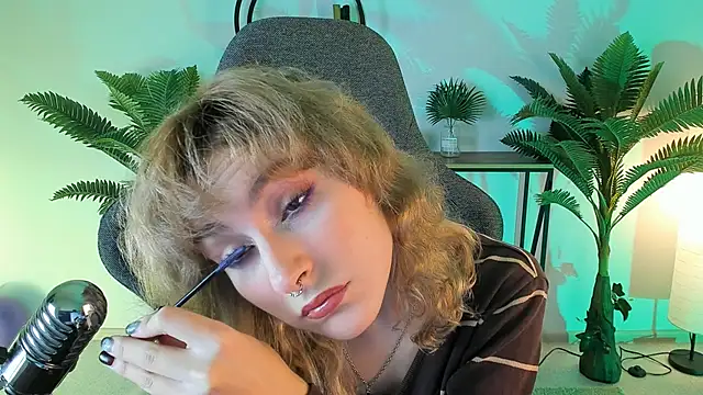 LuxRayi online show from December 2024 02:53:01 PM