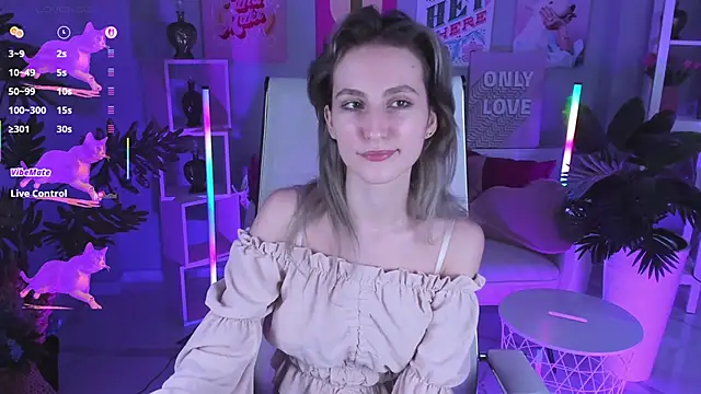 LuxRayi online show from September 2025 06:07:01 PM