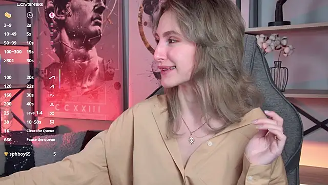 LuxRayi online show from October 2025 06:16:01 PM