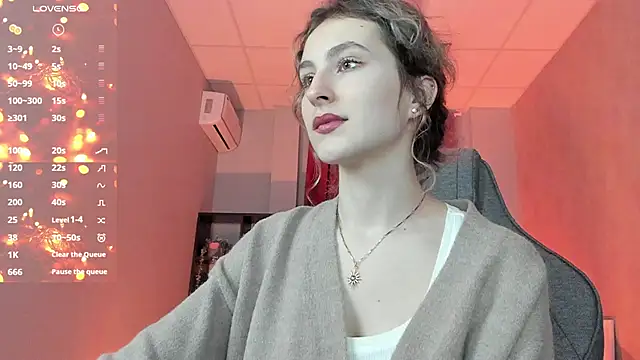 LuxRayi online show from November 2025 02:44:01 AM